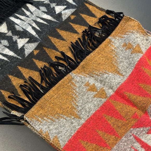 Colorful Geometric Patterned Scarf - Picture 4 of 4